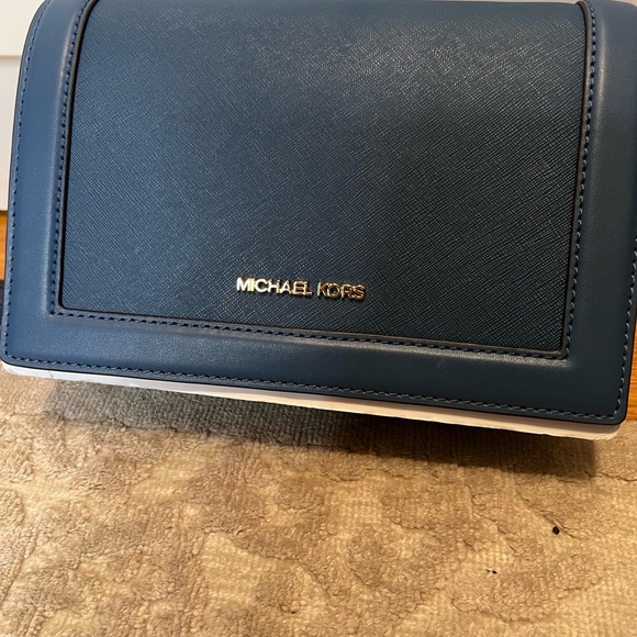 Michael Kors Crossbody (R 298) NWT - Picture 12 of 12